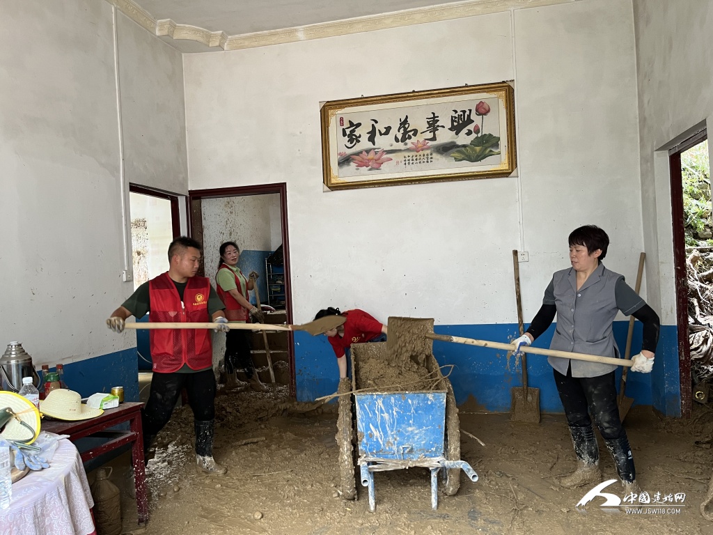 云上建始：搶險(xiǎn)救災(zāi) 建始青年沖鋒救援在一線(xiàn)